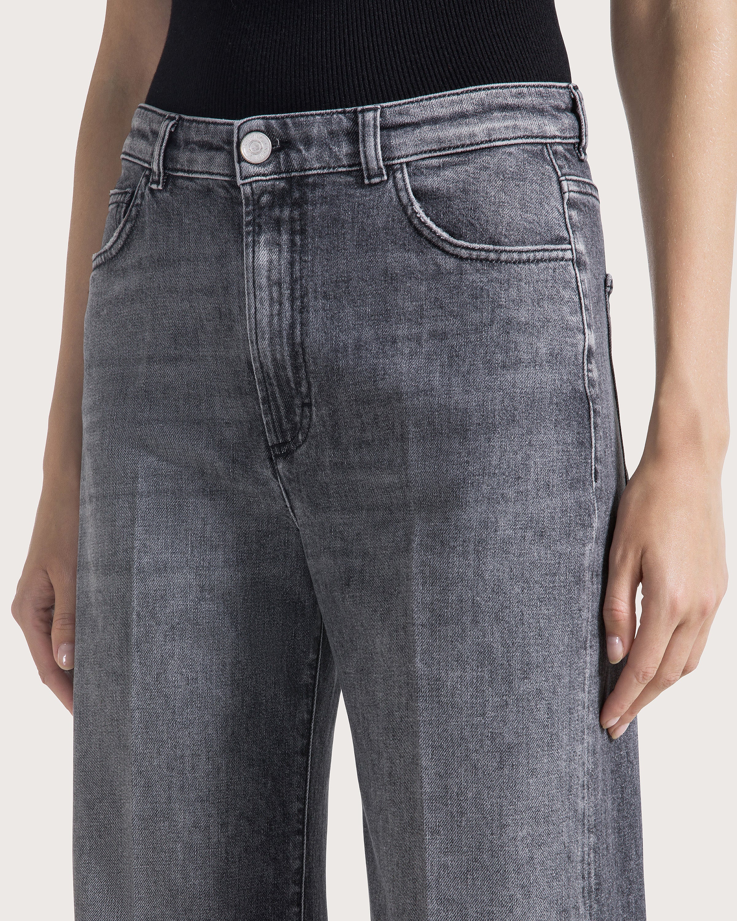 High-waisted long jeans made of washed denim Seventy Venezia